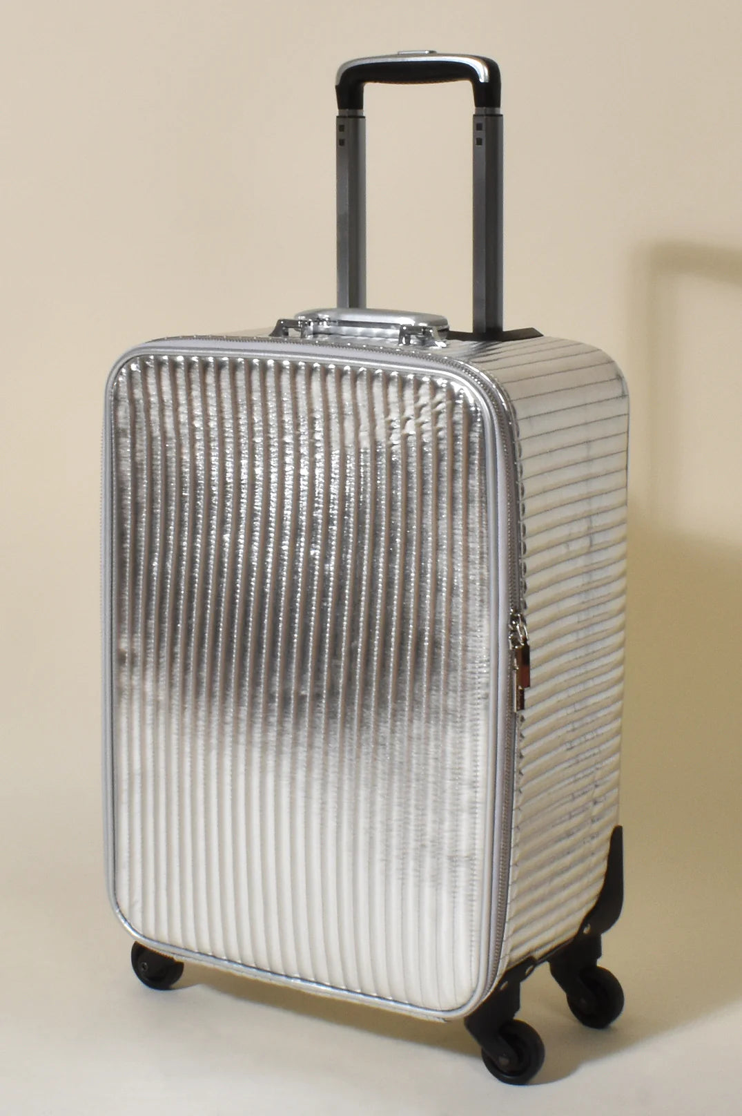 ADORNE HANNAH QUILTED TROLLEYCASE SILVER